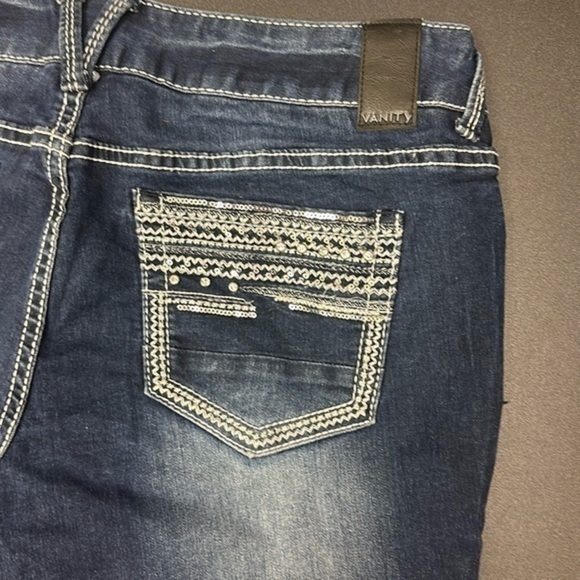 Vanity Pants - 453.  Vanity Women’s Modern Dark Blue Embroidered Capris size 30